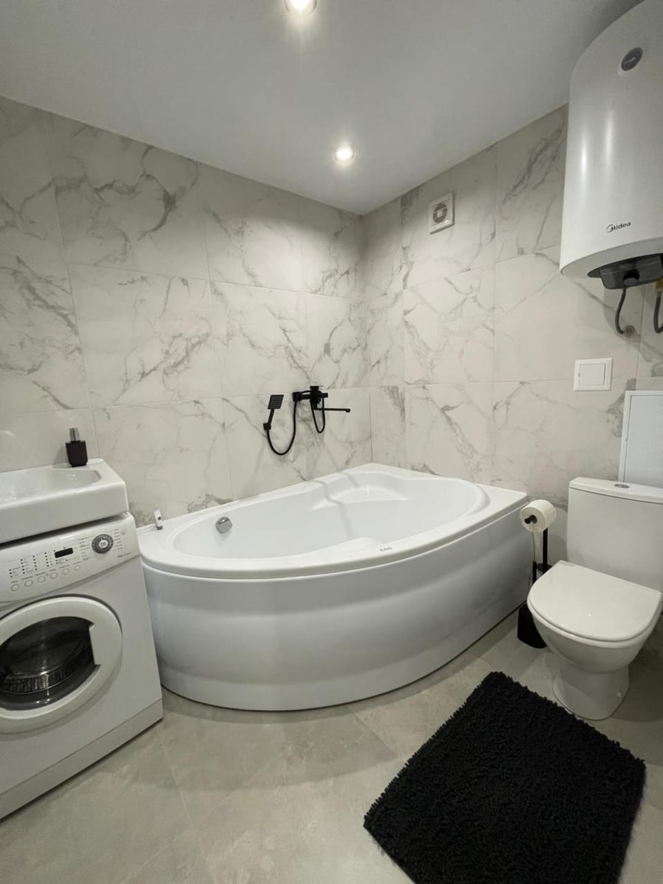 Bathroom, towels