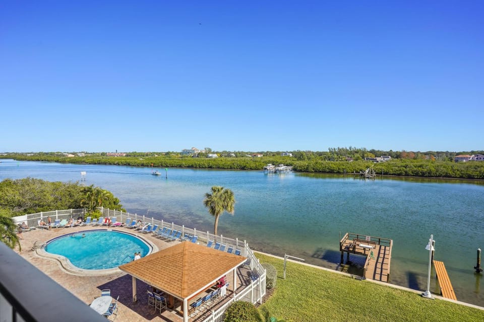 Bayshore Yacht & Tennis 409 - Premier House in Indian Shores