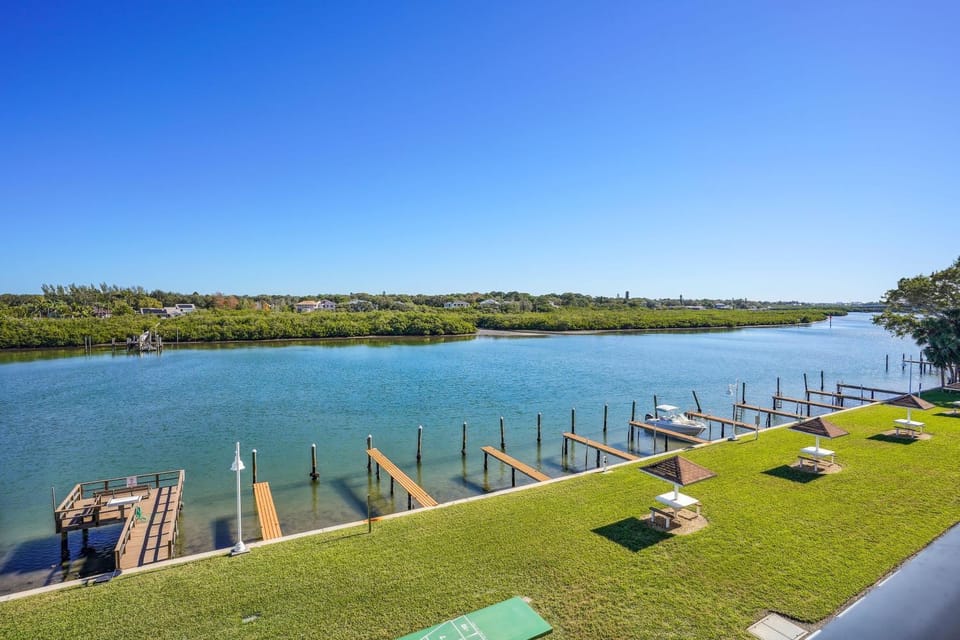 Bayshore Yacht & Tennis 409 - Premier House in Indian Shores