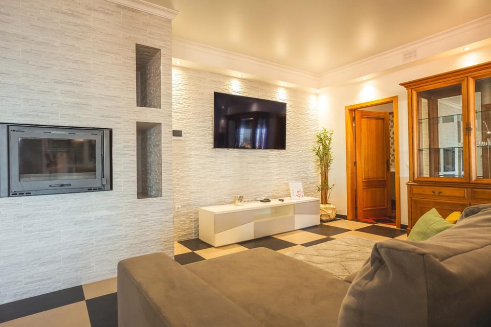 Communal lounge/ TV room, Living room