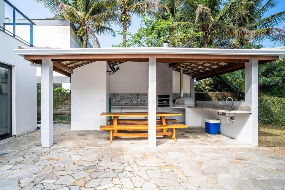BBQ facilities, Dining area