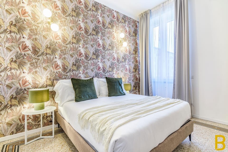 Bed, Photo of the whole room, Decorative detail, Bedroom