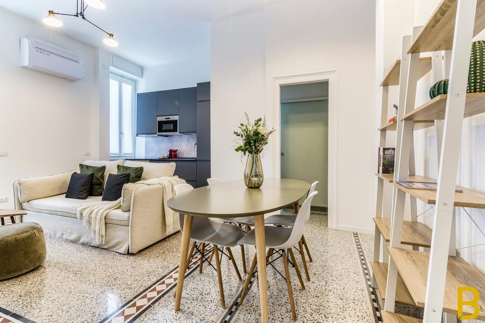 Kitchen or kitchenette, Living room, Seating area, Dining area, air conditioner