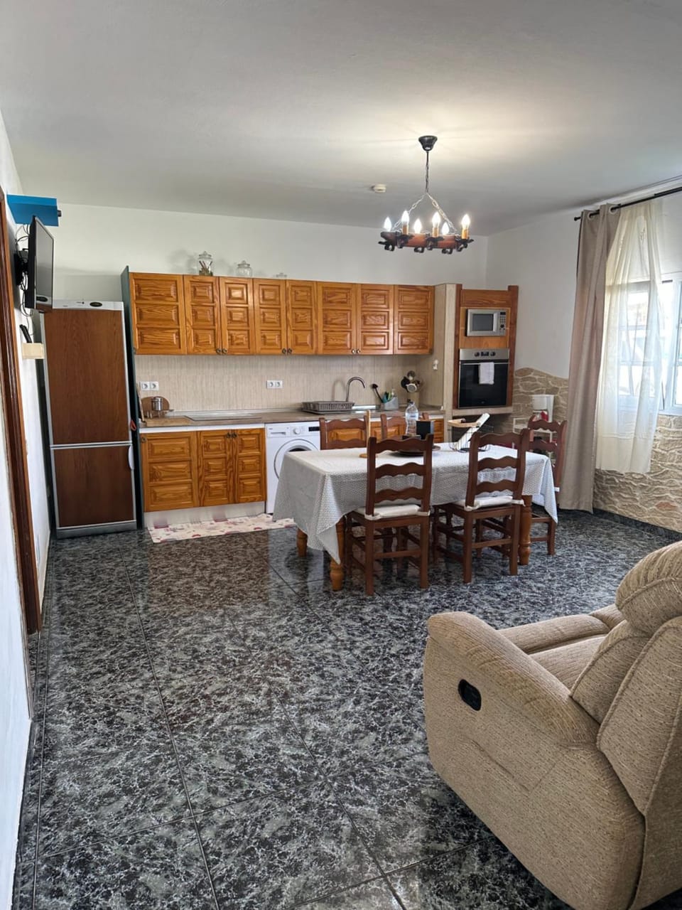 TV and multimedia, Kitchen or kitchenette