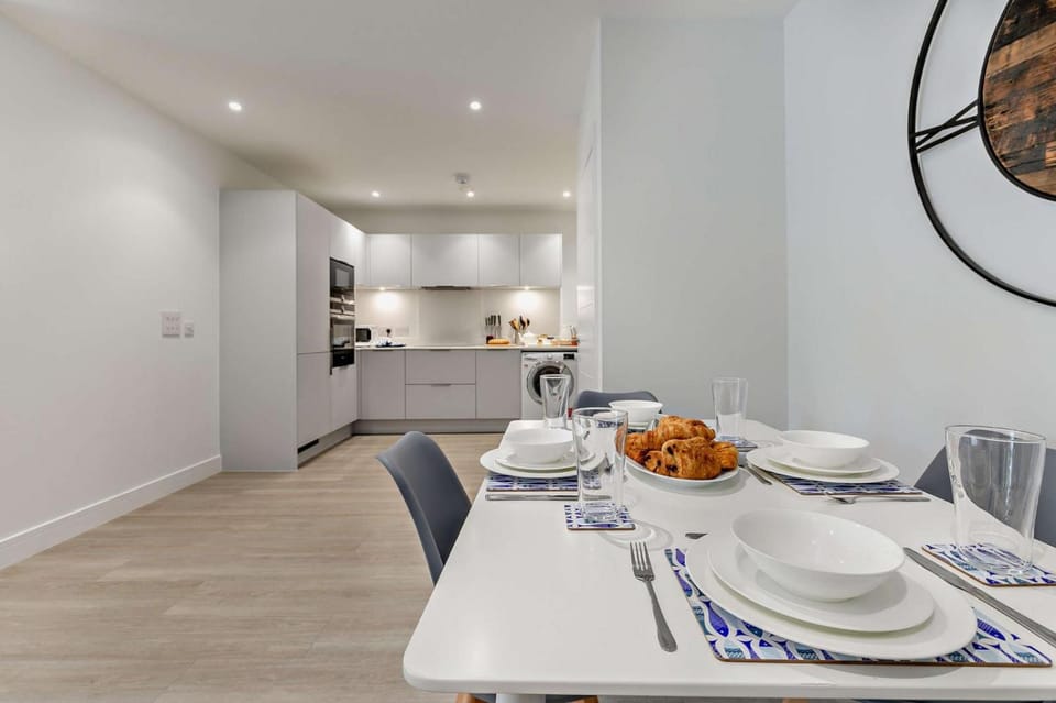 Dining area, kitchen