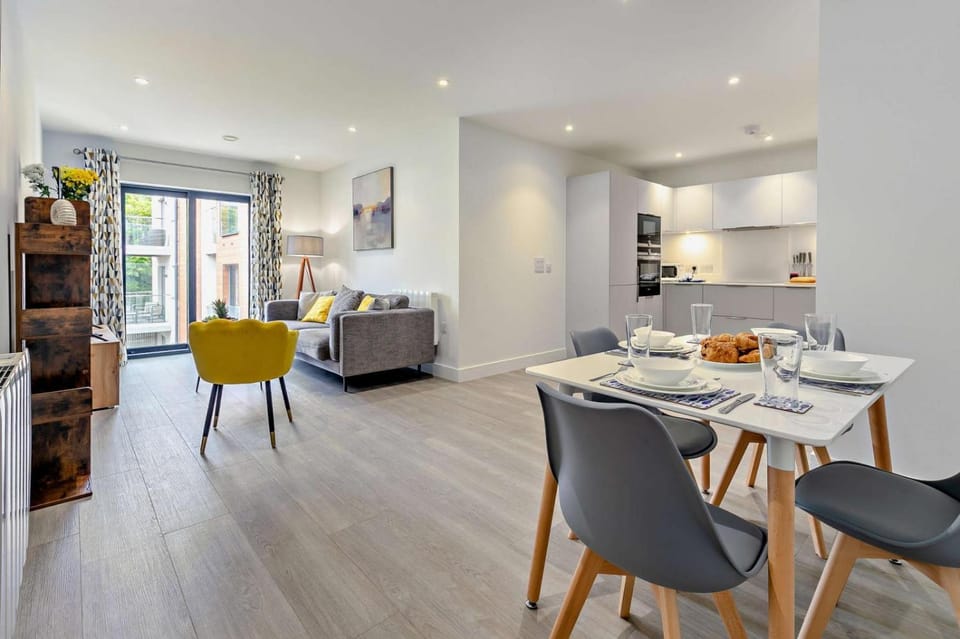 Seating area, Dining area, kitchen