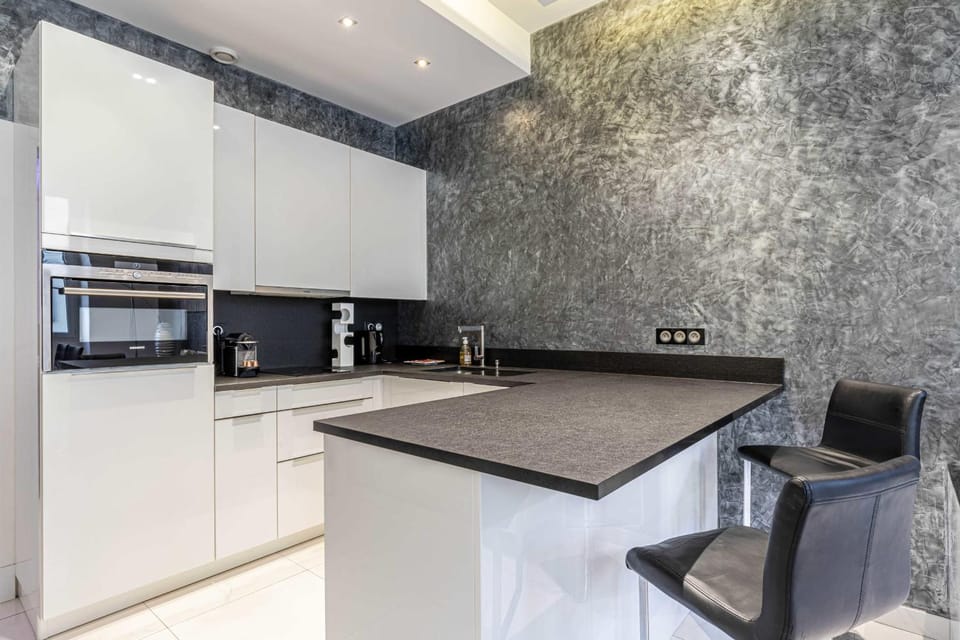 Kitchen or kitchenette, Dining area, minibar, pet friendly, stove