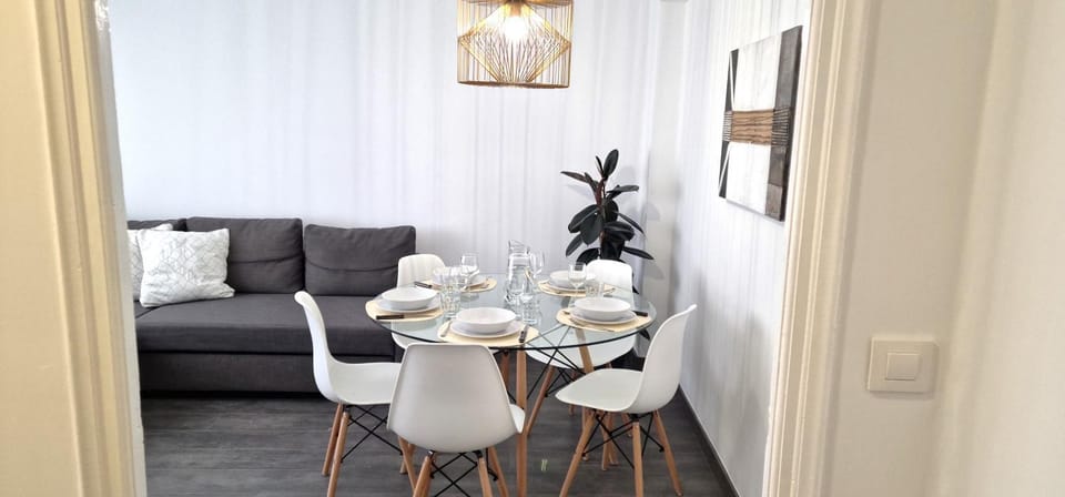 Seating area, Dining area