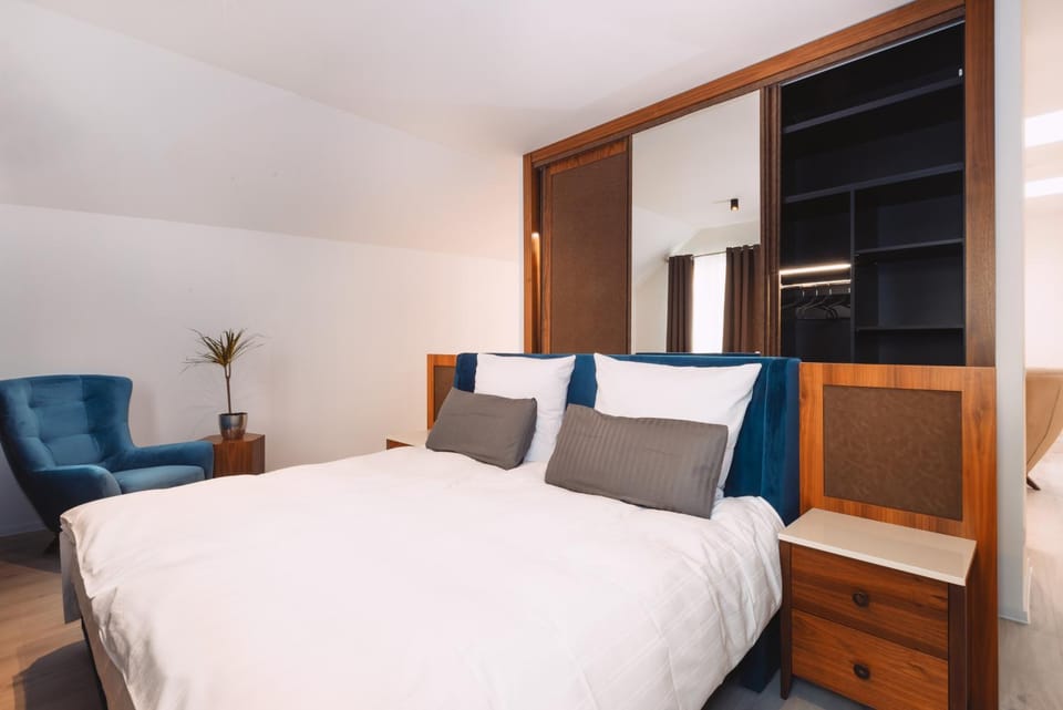 Bed, Photo of the whole room, Bedroom, wardrobe