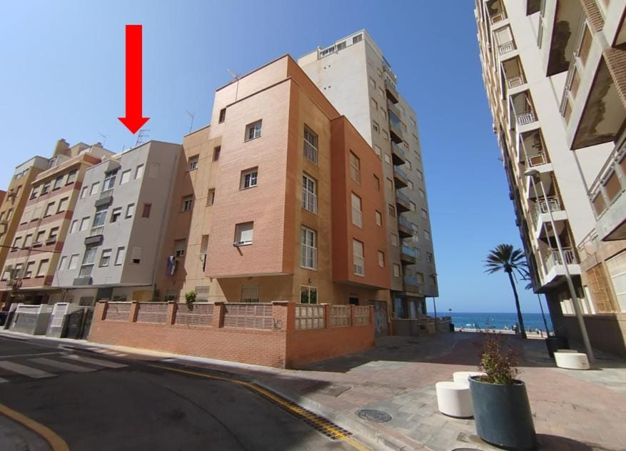 Estupendo piso renovado a 30 metros de la playa Apartment in Almería
