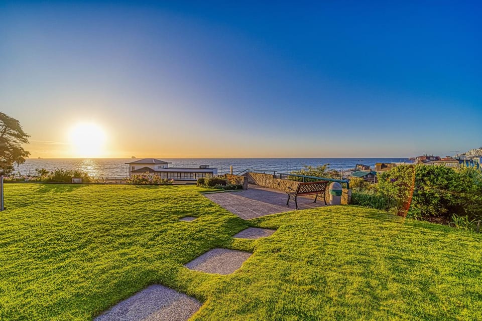 Garden, Sea view
