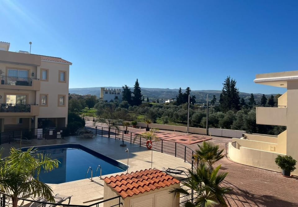 Property building, Balcony/Terrace, Swimming pool