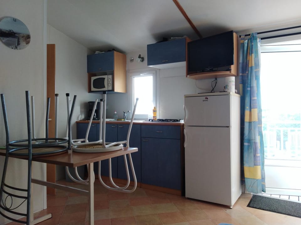 Mobil Home Camping New Day Campground/ 
RV Resort in Occitanie