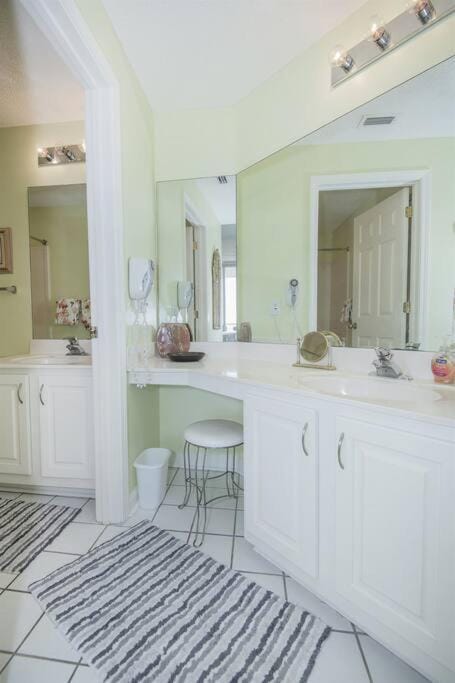 Beach Club C1001 Amazing Corner Unit Apartment in Alabama