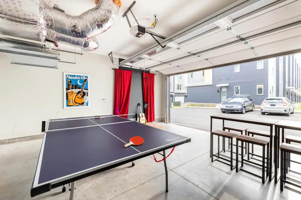 Karaoke, Table tennis