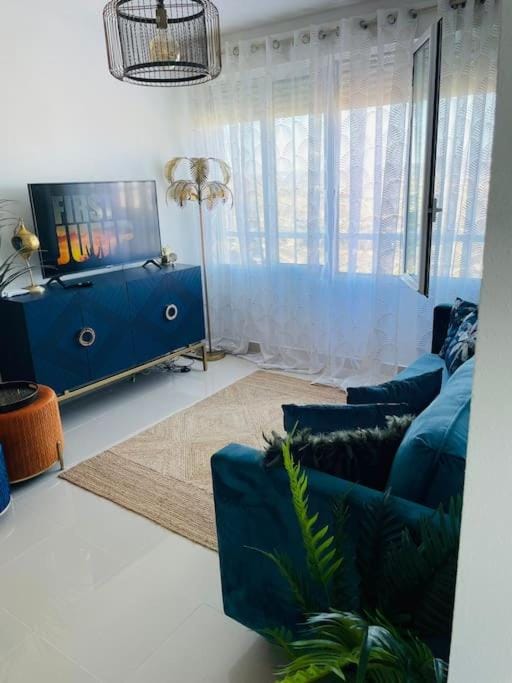 Couples Only, beautiful 1 Bedroom Apartment in Victoria Building Apartment in Andalusia