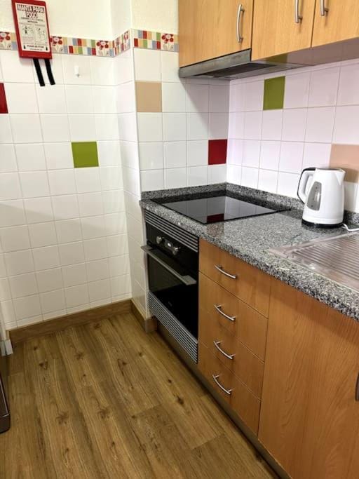 Coffee/tea facilities, Kitchen or kitchenette, pet friendly, stove