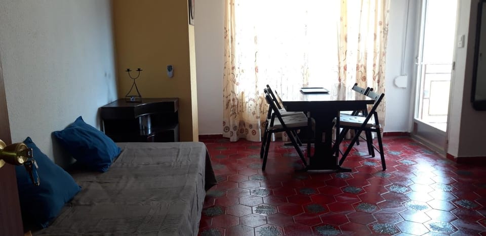 Pensión Benavente AP-7 3min coche Playa 5 min Self check-in 24h Bed and Breakfast in Valencian Community