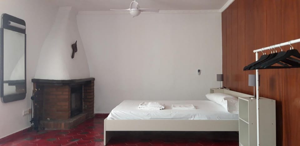 Pensión Benavente AP-7 3min coche Playa 5 min Self check-in 24h Bed and Breakfast in Valencian Community