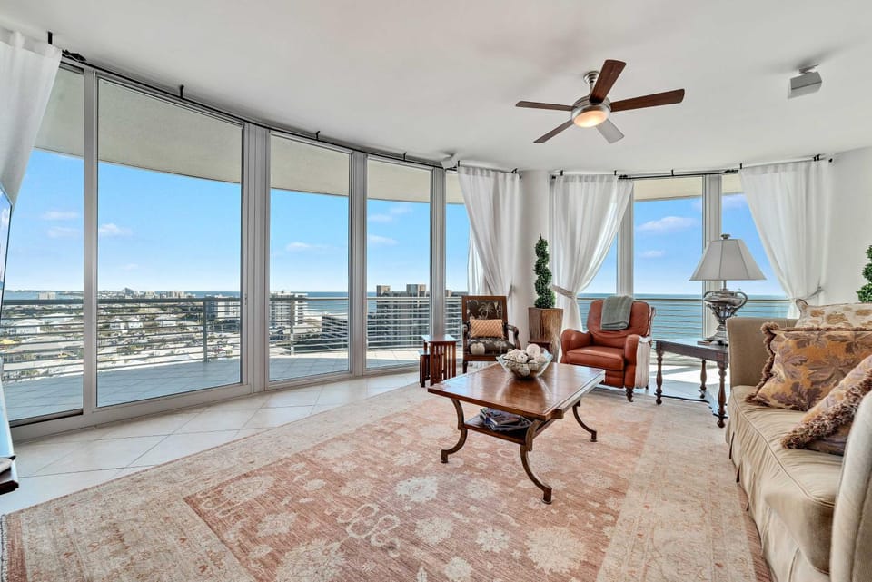 Bella Luna PH6 l Luxe Penthouse l Boat Slip l Walk to Flora-Bama l Epic Views Apartment in Ono Island