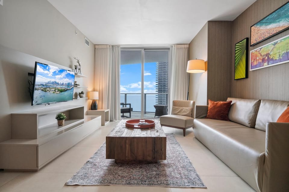 Living room, Entertainment