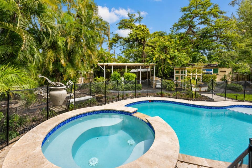 Garden, Hot Tub, Swimming pool