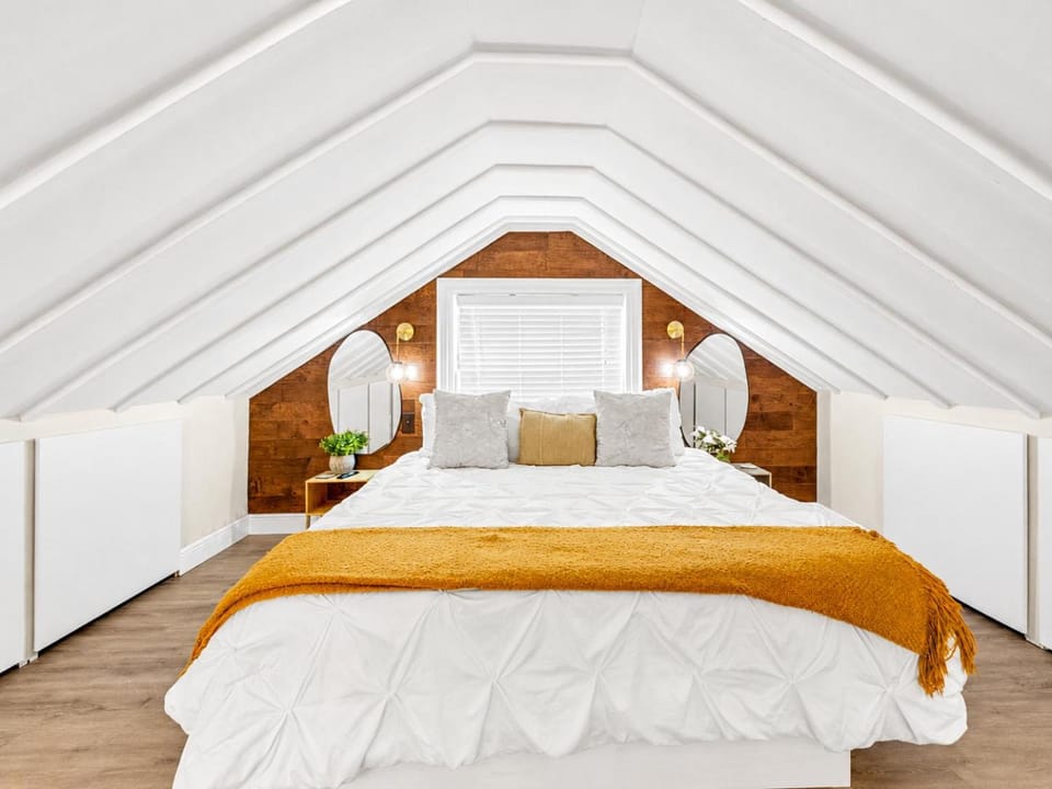 Bed, Bedroom