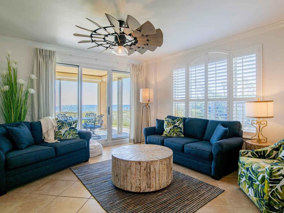 Balcony/Terrace, Living room, Seating area, Sea view, furniture