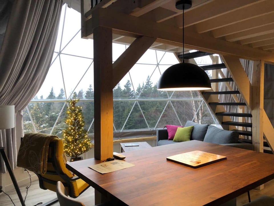 Living room, Dining area
