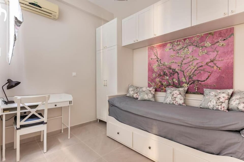 Acropolis View Apartment in Athens