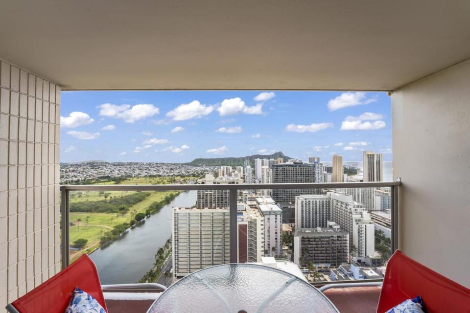 Ocean View studio 39th Floor at Island Colony 3917 Apartment in Honolulu