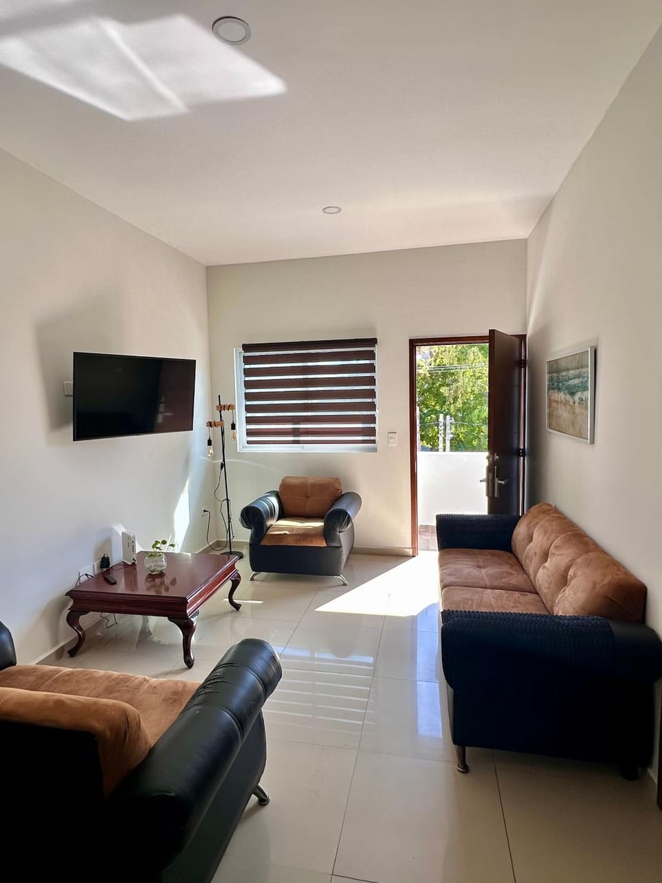 Communal lounge/ TV room