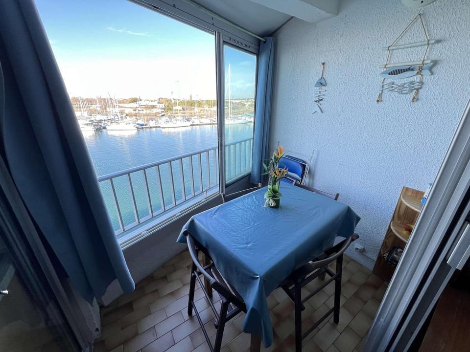 Studio Cabine avec Parking, Animaux Acceptés, Vue sur Port Cabin in Agde