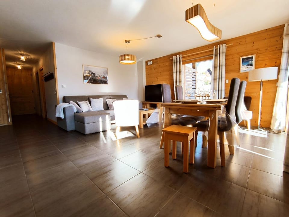 Appartement lumineux T3 pour 4-6 pers avec WIFI et parking à Samoëns - FR-1-624-128 Apartment in Samoëns