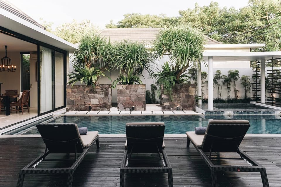 Patio, Patio, Swimming pool, sunbed