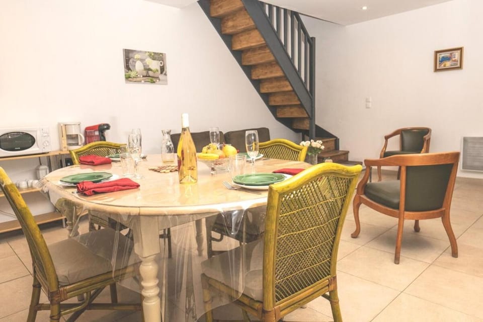 "Côté Cour"-Meublé de Tourisme 3 étoiles -Résidence "Les Logis de Béziers"-Garage optionnel-Cœur de ville-Plages à 16km ! Apartment in Béziers