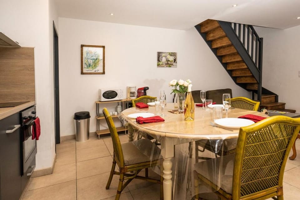"Côté Cour"-Meublé de Tourisme 3 étoiles -Résidence "Les Logis de Béziers"-Garage optionnel-Cœur de ville-Plages à 16km ! Apartment in Béziers
