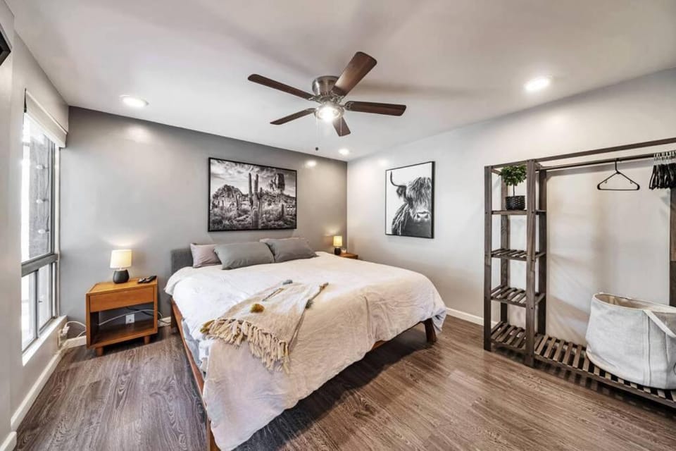 Walk to Old Town Scottsdale Apartment in Scottsdale