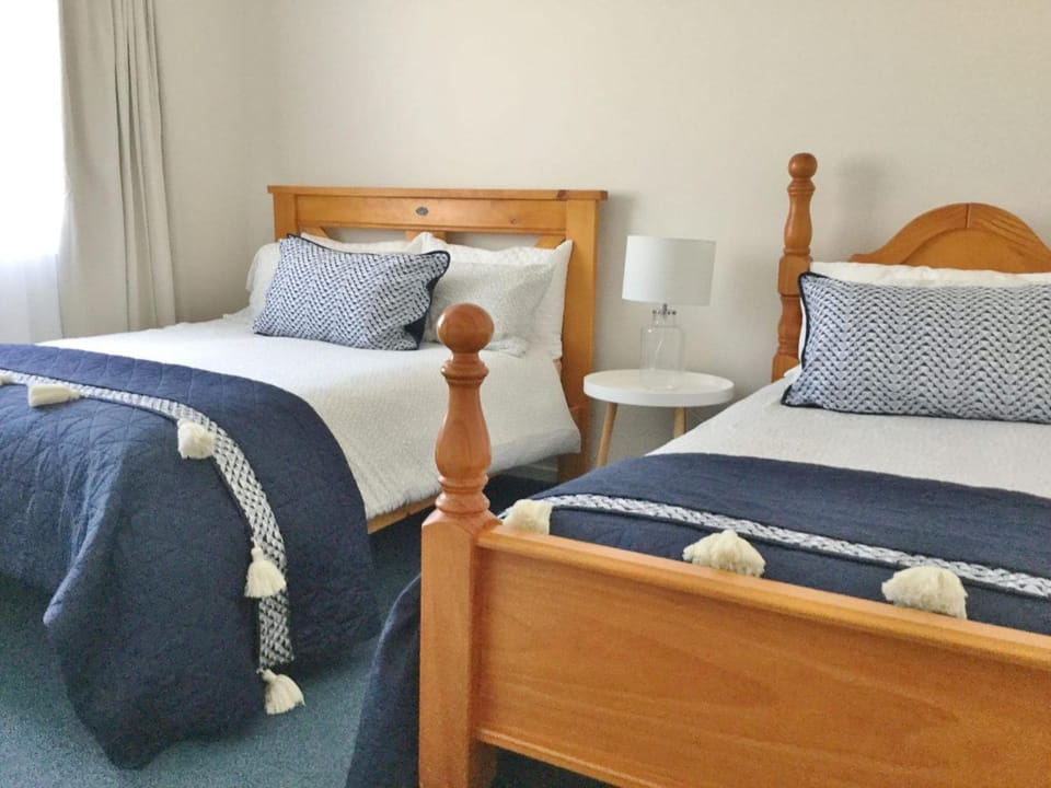 Cozy and Modern home in the Cove - Surf Side House in Inverloch