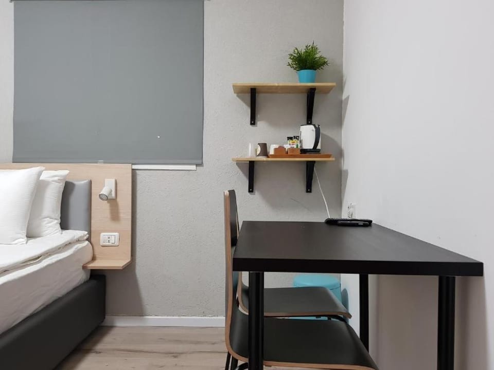 Airport Guest House Bed and Breakfast in Tel Aviv District