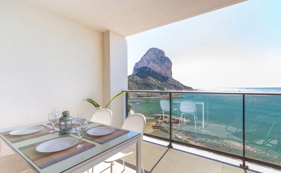 Patio, Balcony/Terrace, Mountain view