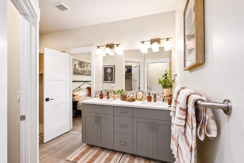 Bathroom, Photo of the whole room