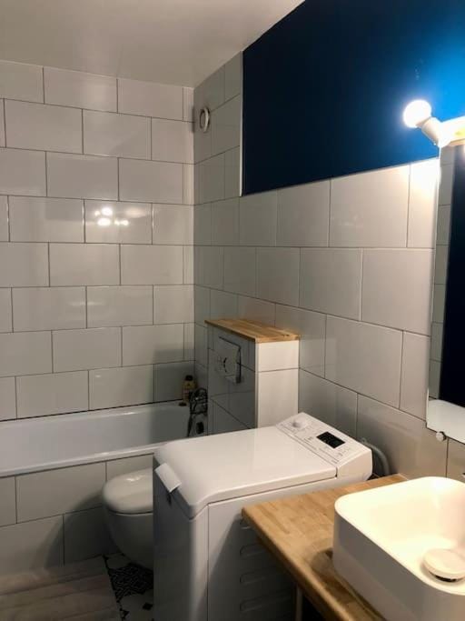 Bathroom, Bath