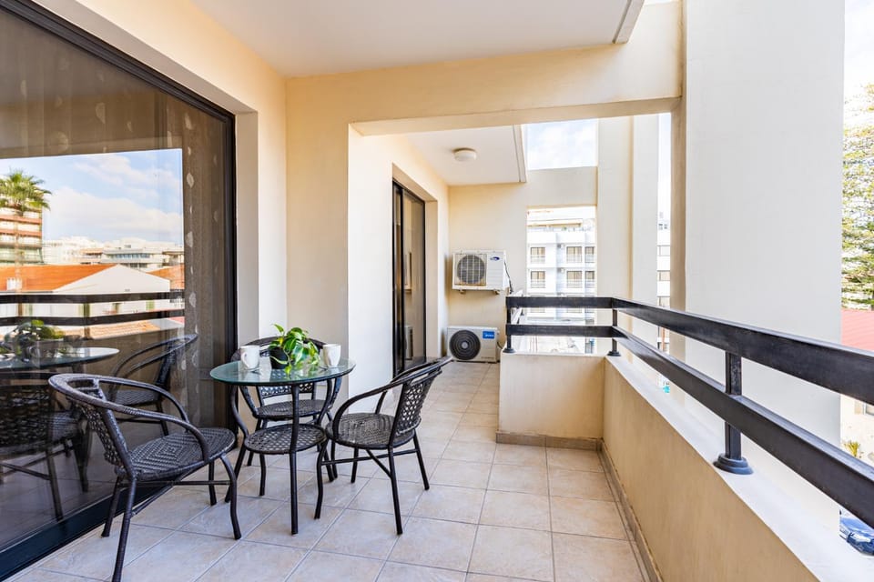 Balcony/Terrace, Seating area, Dining area, City view