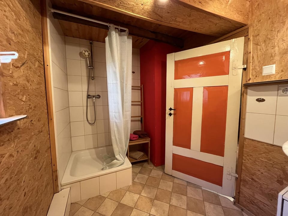 Shower, Bathroom, towels
