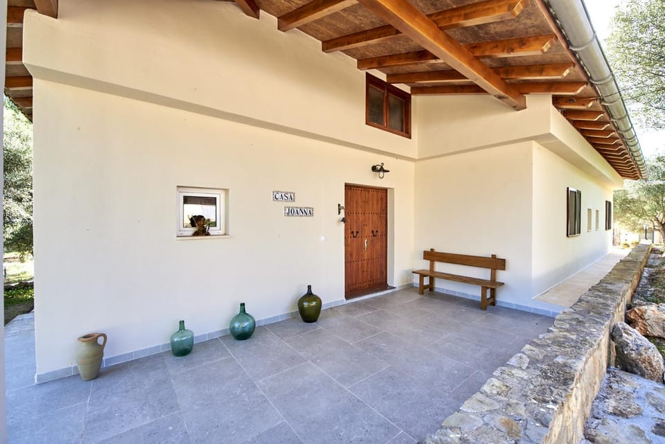 Property building, Facade/entrance, Off site