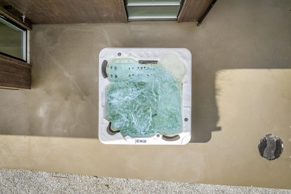 Hot Tub, Hot Tub