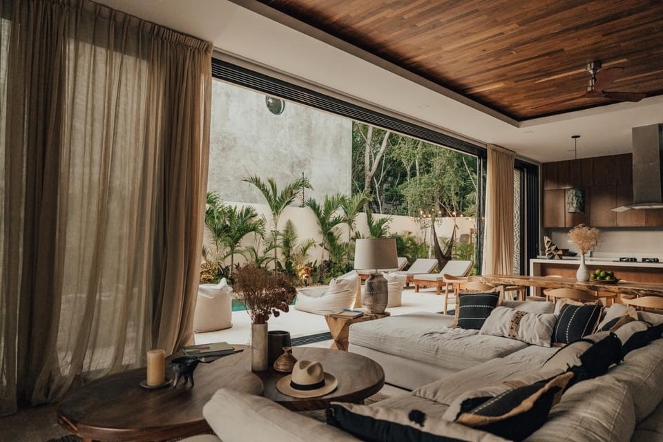 Living room, Seating area