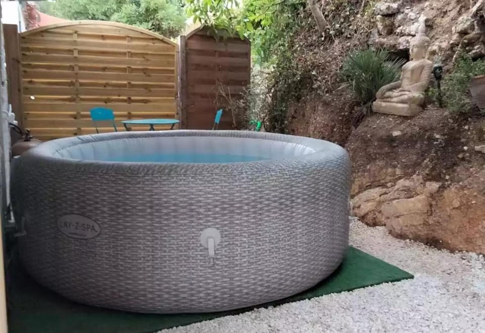 Hot Tub, Spa and wellness centre/facilities