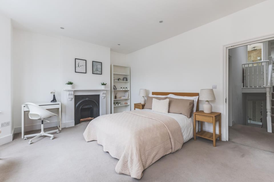 Stunning fully firnished 4 bedroom house in Peckam Vacation rental in London Borough of Southwark